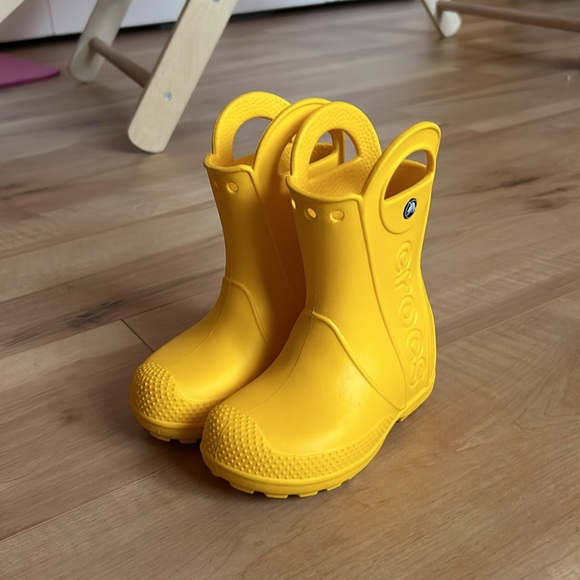 CROCS Other - Crocs Kids Handle it Rainboot, C9